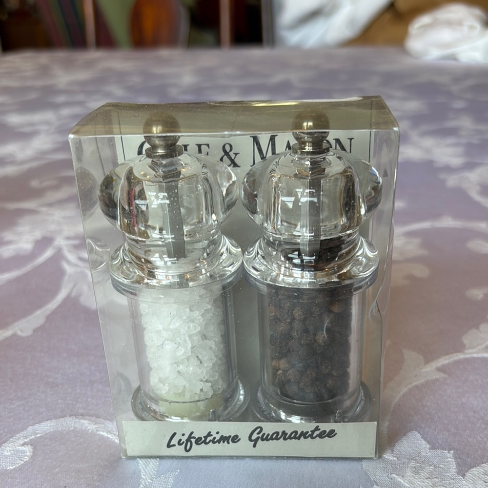 Cole & Mason Salt and Pepper Grinder Set